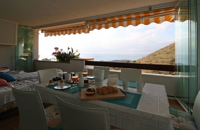 Découvrez l'Andalousie - fantastique appartement avec vue sur la mer et piscine