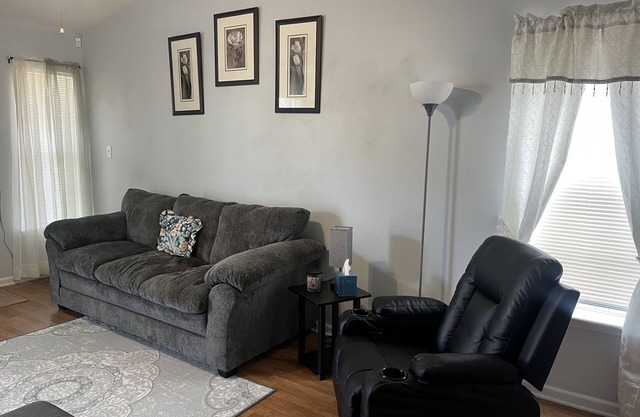 Discover Jacksonville charm, just a quick 6-min drive to the mall
