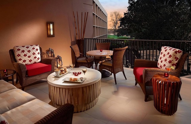 Discover Music City, Central Location, Pool, Easy Airport Access!
