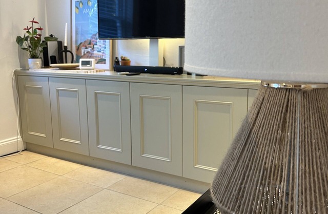 Discover our 2-bedroom house with a lush garden