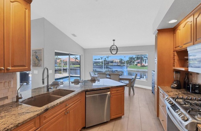 Discover Relaxation at Charlotte County Villa 5885