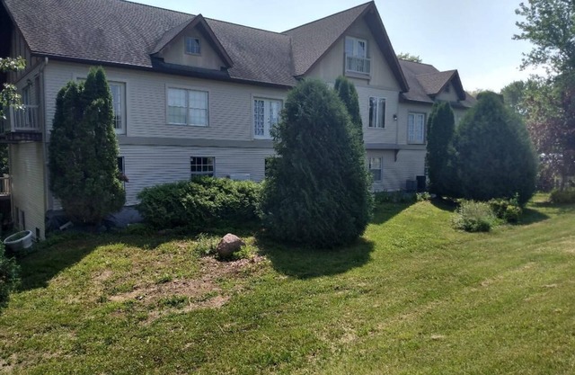 Relax & unwind in this full apartment with most attractions close by!