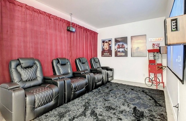Disney Area Vacation Home, Hot Tub, Movie Room, Game Room