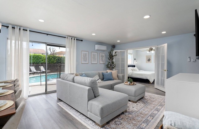 Disney Oasis! Private Pool/Hot Tub + King Beds