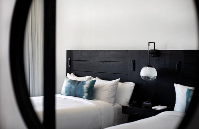Dive into Oceanfront Luxury: Spa, & Dining Options! Pets Are Welcome!