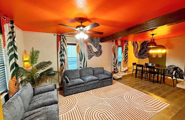 Dive into your Spacious Oasis Retreat near Downtown Norfolk