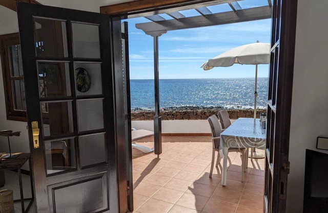 bungalow bien entretenu 1ère rangée directement sur la mer dans un établissement privé - Internet