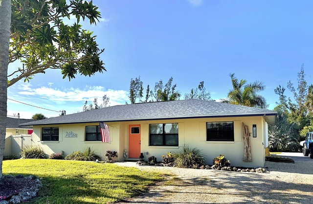 Stunning home for your enjoyment, New pool January 2025 Bokeelia, Pine Island