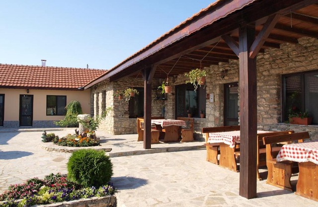 Dobrevata House