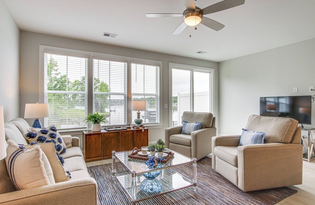 Dock Access: Waterfront Lake Greenwood Gem!