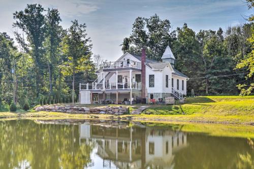 Dock, Game Room Lakefront Villa in Saylorsburg!