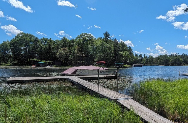 Waterfront, Minocqua Chain! Next to the Bearskin Trail! Includes bikes & a kayak