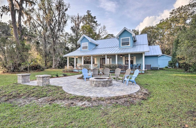 Magnifique Waldo Home w / New Dock sur le lac Santa Fe!