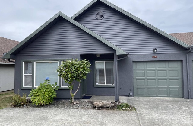 Dock Walk 1- Cozy 3 bed/2 bath near beaches