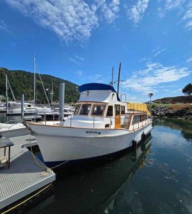 Dockside Boat Rental Suite Rosario Ocean Views
