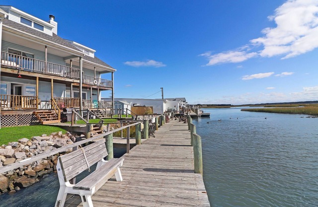 Dockside - Waterfront Condo w/ Boat Dock!