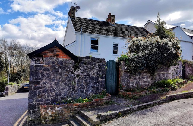 Dog & Family Friendly Exceptional Gower Seaside Cottage 10 mins to sandy Beaches