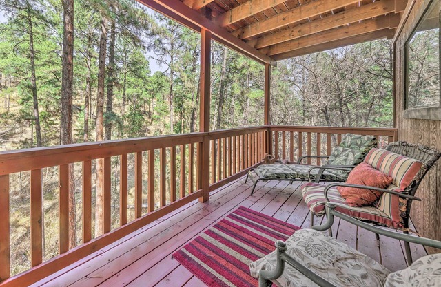 Dog-Friendly Alto Escape w/ Hot Tub + Foosball!