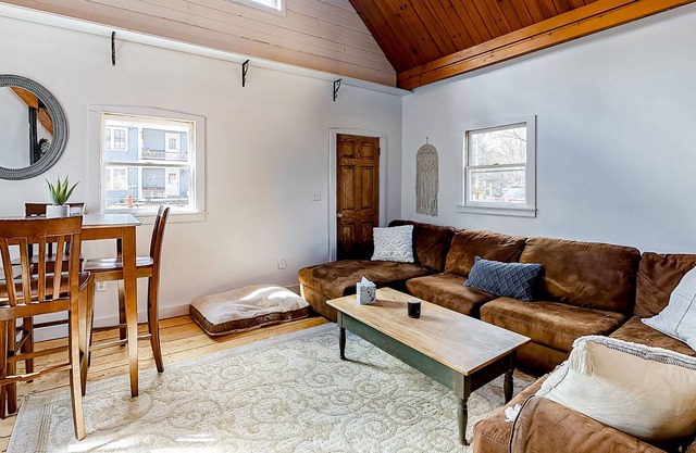 Dog-Friendly Cottage with High-Speed WiFi, Firepit, and Washer/Dryer
