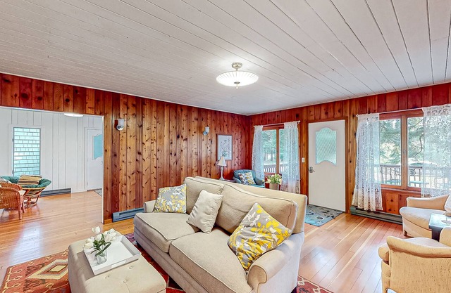 Dog-friendly downtown Glen Arbor home with deck, gas grill, and washer/dryer