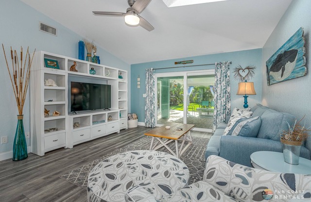 Dog Friendly Home w/Private Fenced Yard, Garage & Fire Pit. STEPS to the Beach!