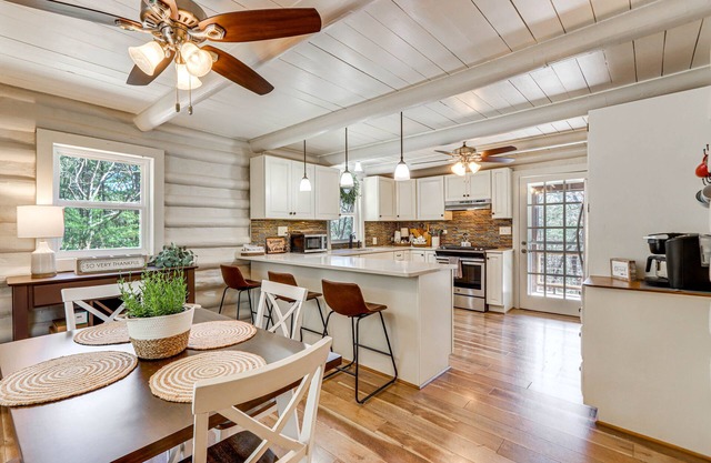 Dog-Friendly Hiawassee Cabin w/ Decks & Fire Pit!