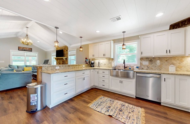 Dog-friendly home in a beautiful setting with firepit, fireplace & 2 porches
