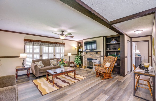 Dog-Friendly Home w/ Mtn Views in Chilhowie!