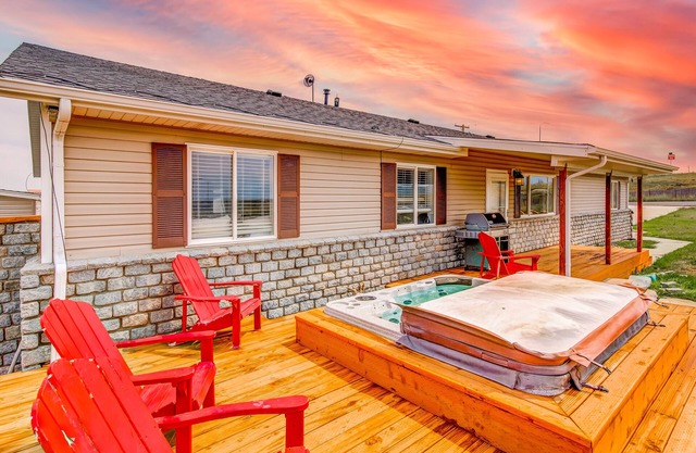 Dog-Friendly Home w/Private Hot Tub, Enclosed Yard, Gas Grill, and Central A/C