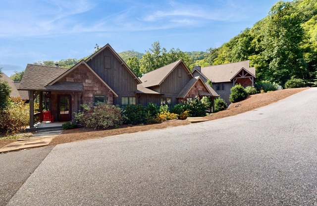Dog-Friendly Home w/ Firepit, Shared Pools/Hot Tubs, & Lake/Golf/Boat Access
