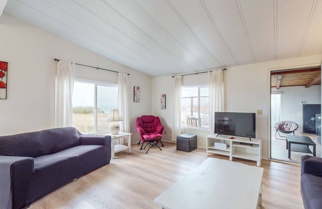 maison de chien-friendly w / accès à la plage privée, un bain à remous, et une vue imprenable