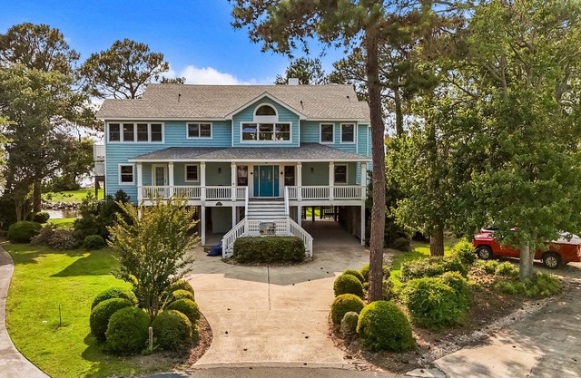 Dog-friendly home with great views, elevator, private hot tub, & pool