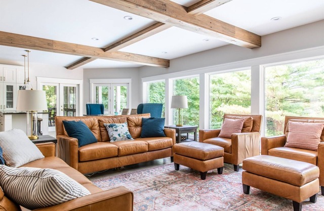 Dog-friendly house with private heated outdoor pool, hot tub & Ping-Pong