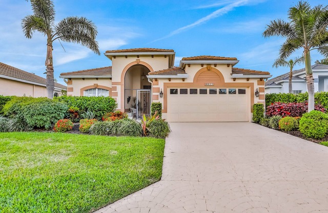 Dog-friendly house with private pool, sauna, golf, tennis court, & central AC