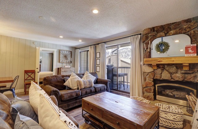 Dog Friendly Incredible Ski-in/Ski-out Condo, Great Views, CM325/CM329