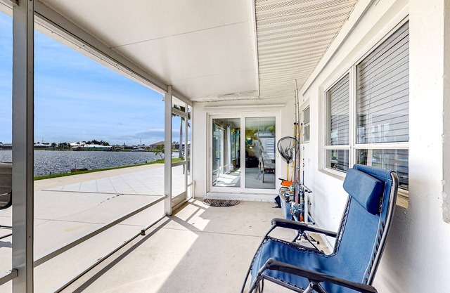 Dog-friendly, lakefront home with amazing views, private dock & 2 kayaks