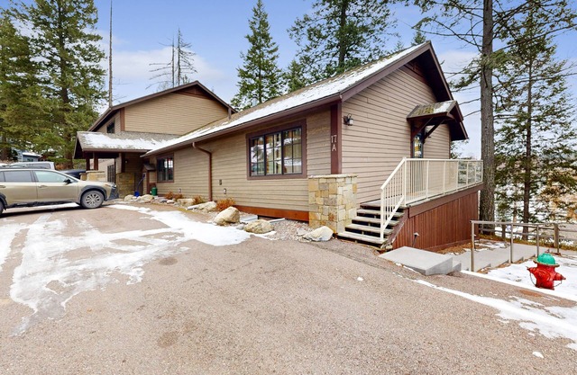 Condo avec vue sur le chien avec piscine commune / bain à remous et plage à proximité - près des parcs!