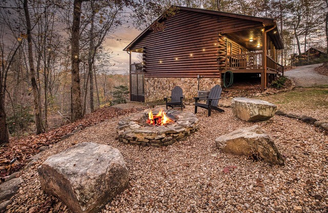 Dog-Friendly Log Cabin with Hot Tub, Fire Pit, and Game Room.