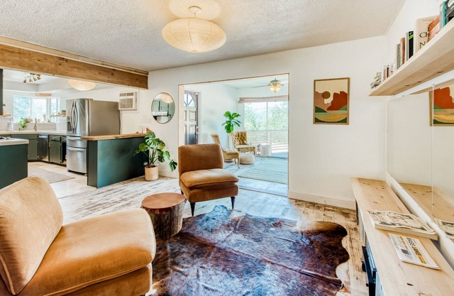 Spacious Mountain Retreat with Full Kitchen, W/D and Patio with Gorgeous Views