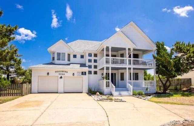 Dog Friendly-Oceanview, 3 BD 2.5 BTH w/Private Pool & Hot Tub