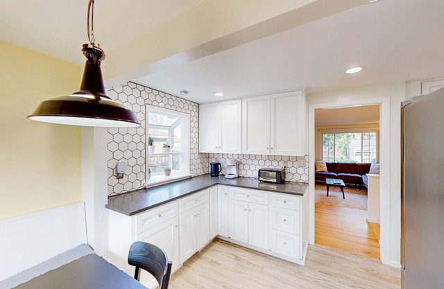 Dog-friendly quiet West Seattle home next to the park & close to Alki Beach