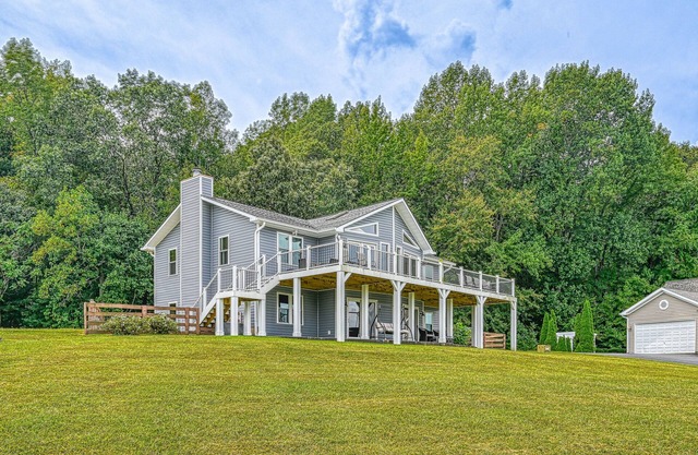 Dog-Friendly Retreat W/ Lake Views, Large Deck, Game Room, & High-Speed WiFi