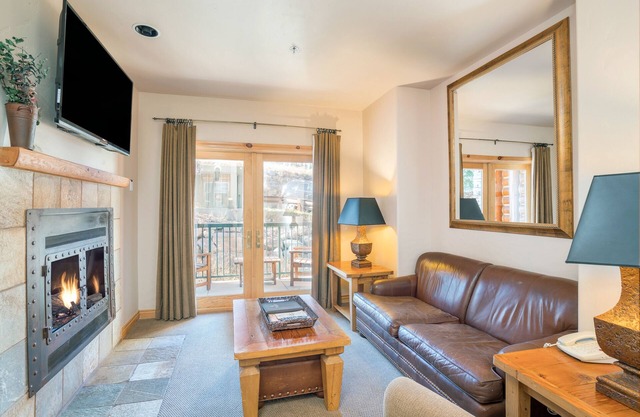 Dog-friendly, ski-in/out condo with balcony, heated pool & hot tub