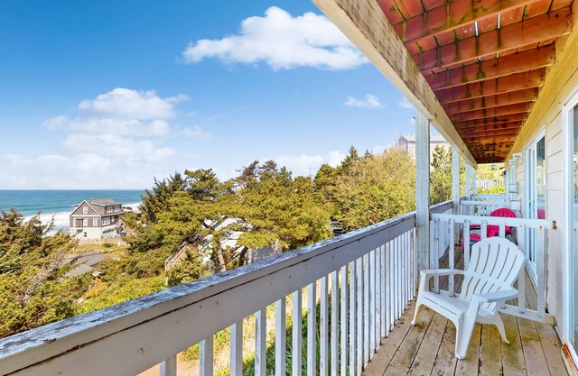 Studio acceptant les chiens avec vue sur l'océan - proche de l'accès à la plage!