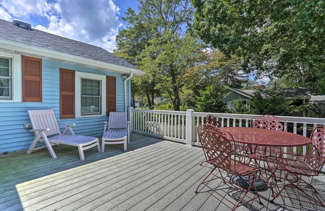 Dog-Friendly Waretown Home w/ Furnished Deck!