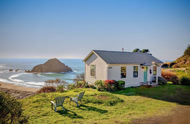 NOUVELLE LISTE! Dog-friendly, maison front de mer w / cuisine complète et près de la plage