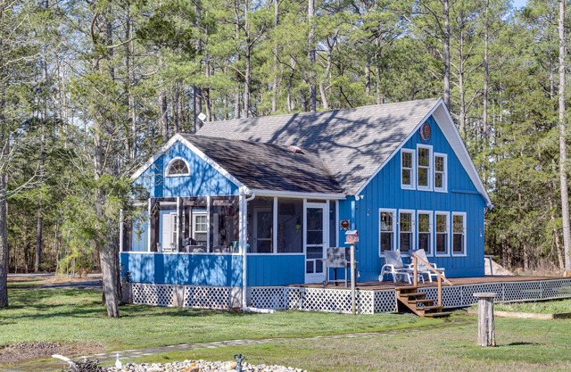 Dog-Friendly Westover Cottage w/ River Access!