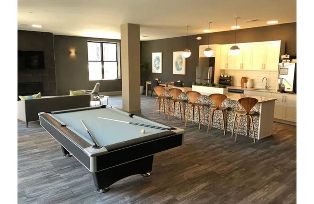 Dogtown Eats-Forest Park Walks-King Bed Rest (510)