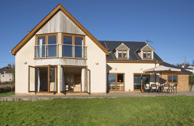 DOL FRAINT, family friendly, with a garden in Llanfairpwllgwyngyll