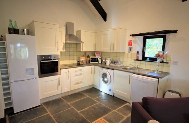 Dolittles Den, a beautifully renovated barn situated in idyllic Cornish countryside